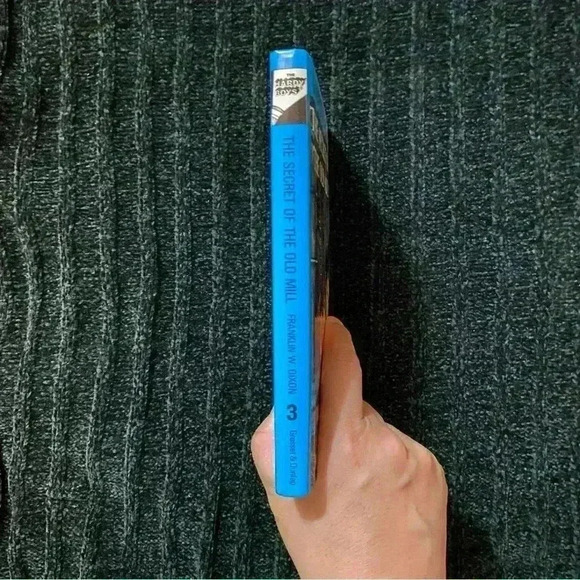 The Secret of the Old Mill (The Hardy Boys Book 3) Hardcover by Franklin W Dixon - Picture 4 of 7